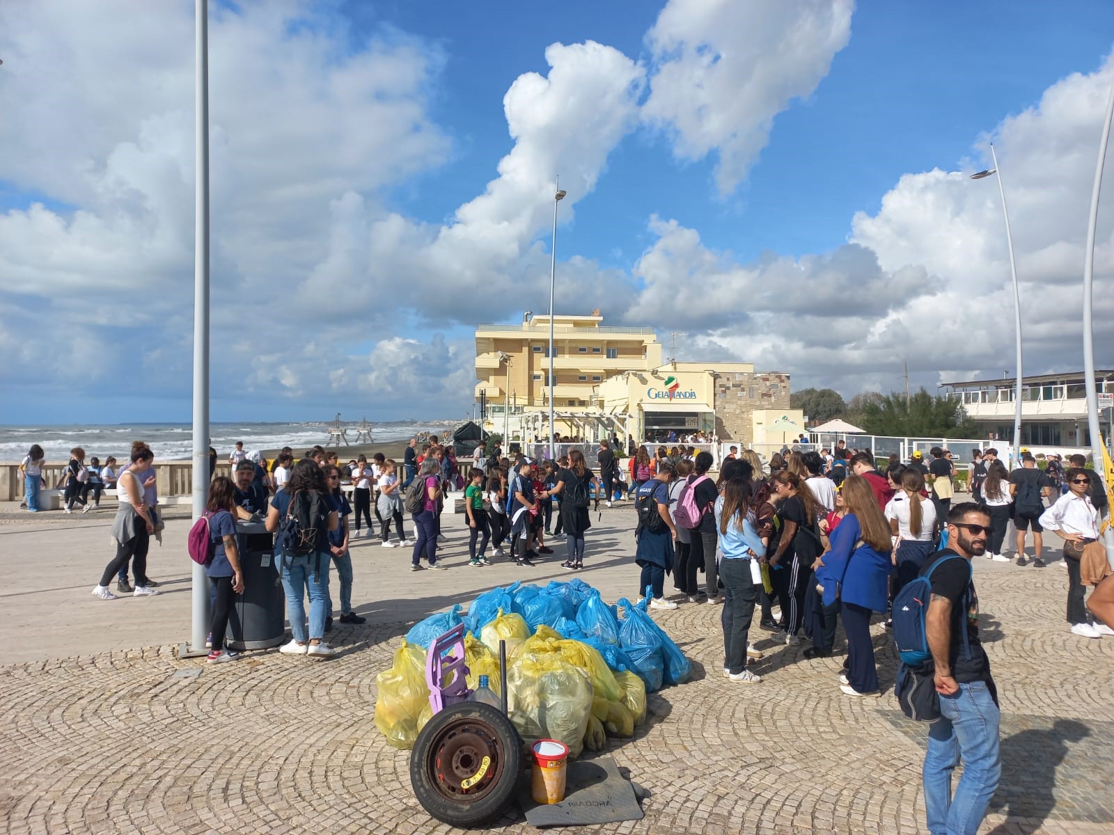 Latina, successo per “Puliamo il mondo”